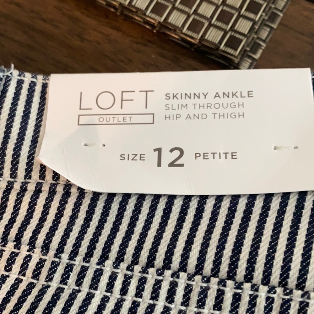 Light weight pinstripe denim w/ a tank! Oh yes😊